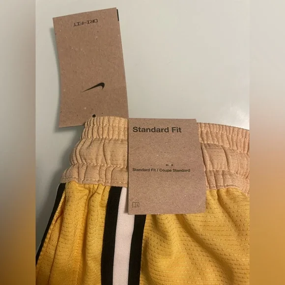 NWT Nike Women's Fly Crossover Basketball Shorts - Picture 2 of 4
